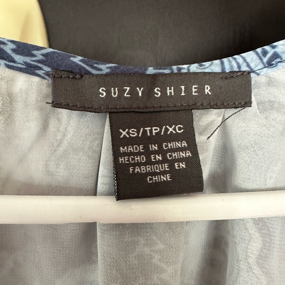 Like new xs dressy tank - Picture 2 of 3